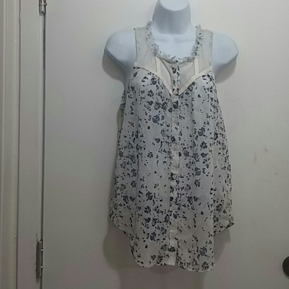 Size M sleeveless semi-sheer front button blouse - Picture 4 of 7